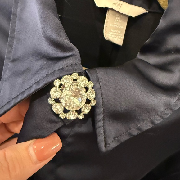 Vintage crystal earrings turned into button covers. Awesome accessories - Picture 3 of 9